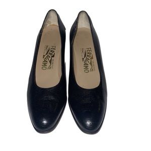 Vintage Salvatore Ferragamo black Embossed leather pumps heels 7.5